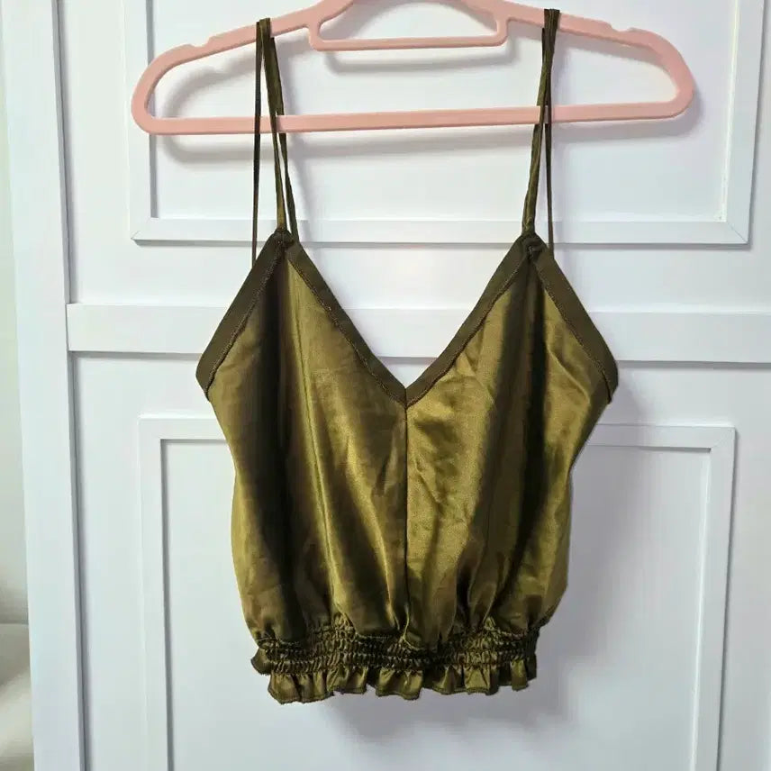 [BUNJANG] ZARA Olive Green Satin Crop Top / ZARA 올리브그린 카키 새틴 크롭 탑 나시