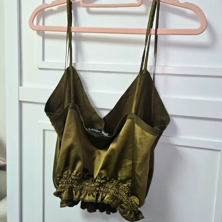 [BUNJANG] ZARA Olive Green Satin Crop Top / ZARA 올리브그린 카키 새틴 크롭 탑 나시