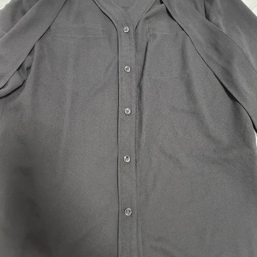 [BUNJANG] DEWL Black Ribbon Detail V-Neck Blouse / 가격내림없음. 듀엘 블라우스