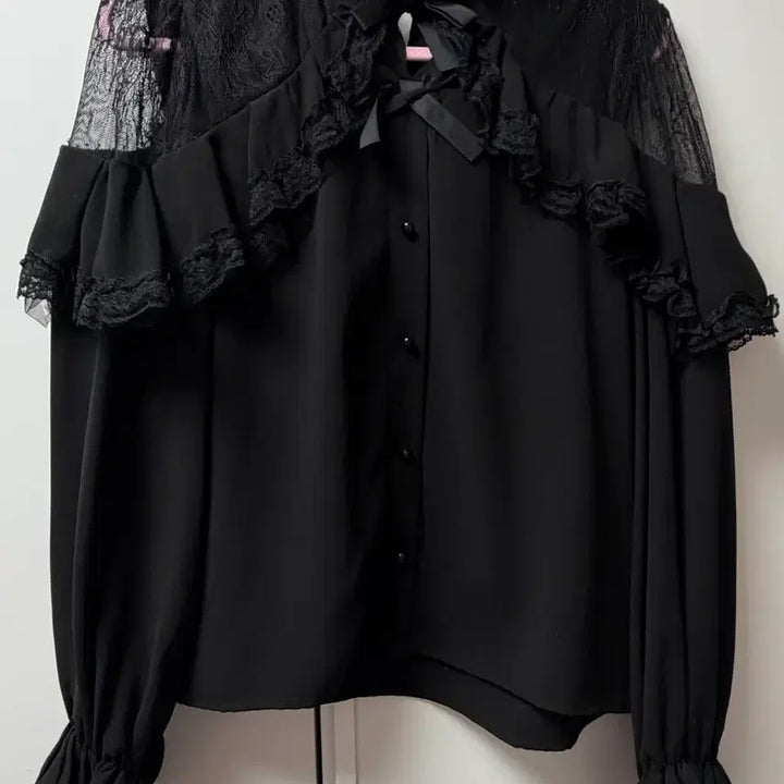 [BUNJANG] Rojita Ruffle Cape Blouse / 로지타rojita 러플 케이프블라우스 양산형지뢰계리즈리사유아탸