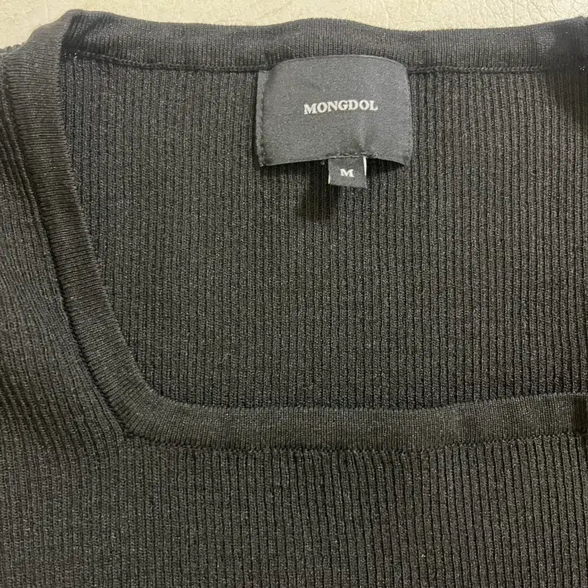 [BUNJANG] 몽돌 스퀘어넥니트M / 몽돌 스퀘어넥니트M