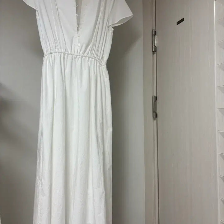 [BUNJANG] Live Our Ivory Long Dress / 리브아워 아이보리 롱 원피스