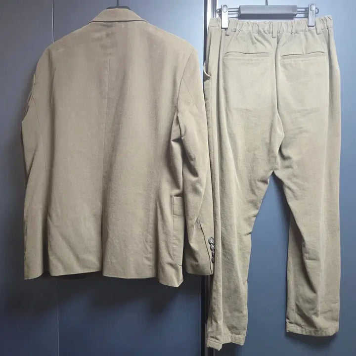 [SOLD OUT] 프레리 수트 셋업 카키 M