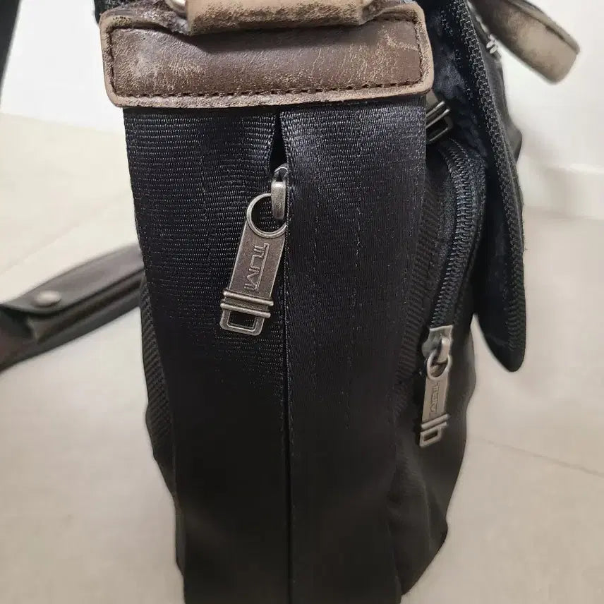 [BUNJANG] TUMI Alpha Bravo Slim Briefcase Crossbody Bag / 투미 알파브라보 슬림 브리프케이스 정품 크로스백 가방