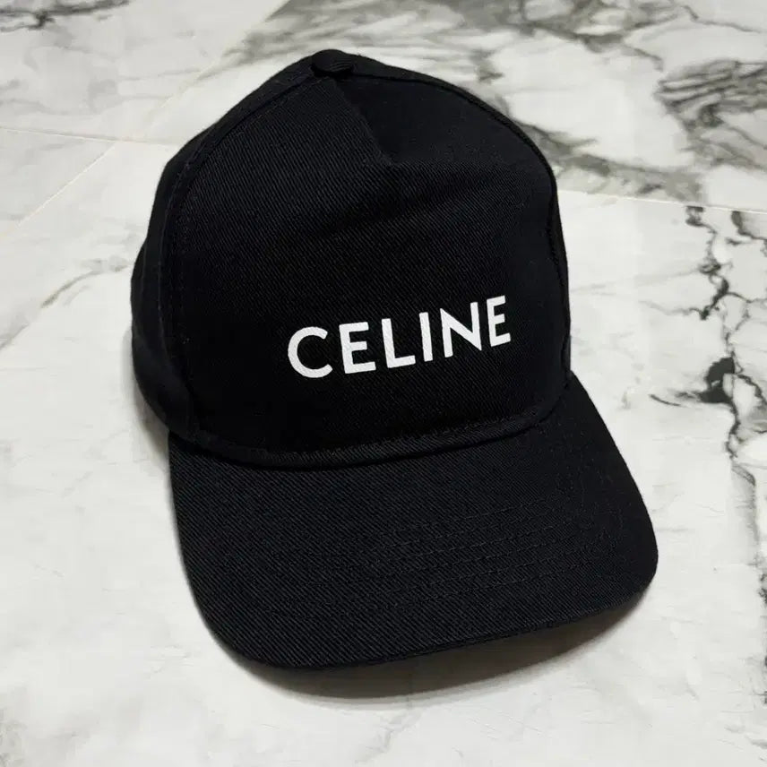 [BUNJANG] Celine Black Hat / 셀린느 모자