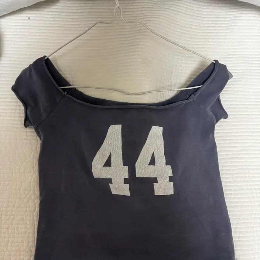 [BUNJANG] Brandy Melville 44 Printed T-shirt / 브랜디멜빌 44 티