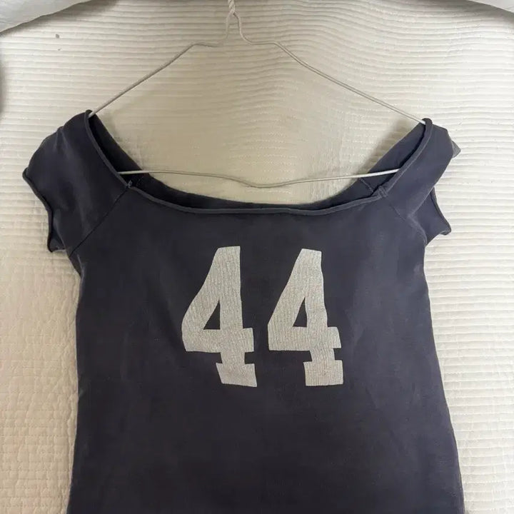 [BUNJANG] Brandy Melville 44 Printed T-shirt / 브랜디멜빌 44 티