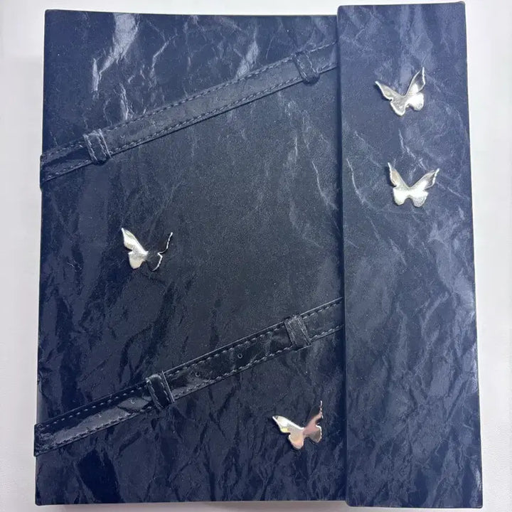 [SOLD OUT] 블랙 가죽 나비 장식 일본 포장계 바인더 검정 A5 6공 4칸 포카