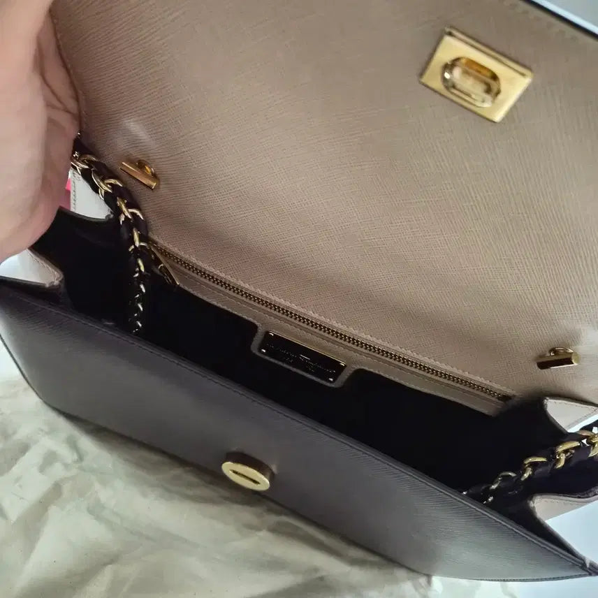 [BUNJANG] Ferragamo Ginny Chain Bag / 페라가모 바라 리본 체인백 Ginny / 풀구성 / 상태좋음