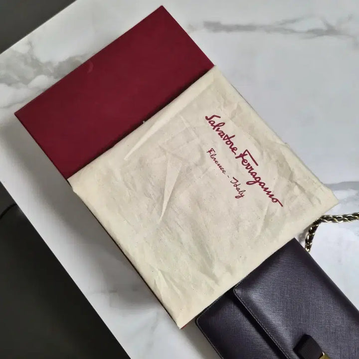 [BUNJANG] Ferragamo Ginny Chain Bag / 페라가모 바라 리본 체인백 Ginny / 풀구성 / 상태좋음