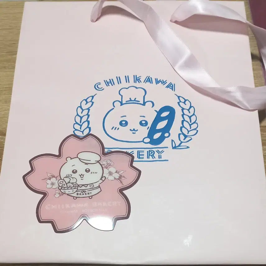 [BUNJANG] Chikawa Bakery Shopping Bag + Cherry Blossom Drink POB Coaster Bundle / (일괄) 치이카와 베이커리 쇼핑백 + 봄 한정 벚꽃 음료 특전 코스터