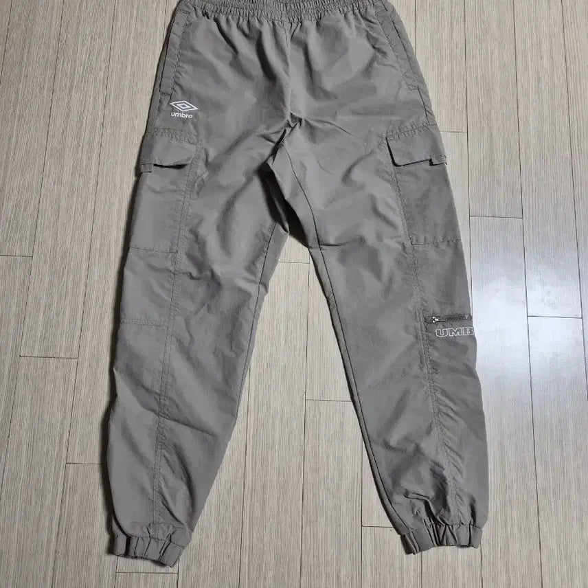 [SOLD OUT] 엄브로 카고 조거 팬츠