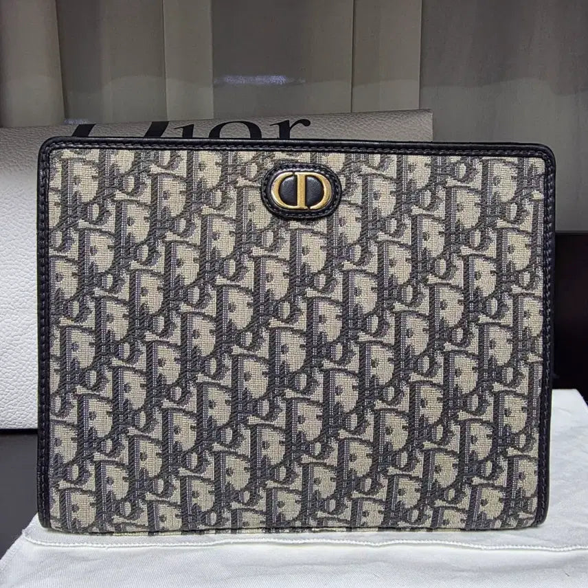[BUNJANG] Dior Montaigne 30 Clutch Bag with Dust Bag &amp; Paper Bag / {클로젯}[종이백/더스트]디올 몽테인30 클러치백