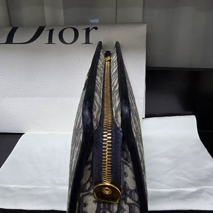 [BUNJANG] Dior Montaigne 30 Clutch Bag with Dust Bag &amp; Paper Bag / {클로젯}[종이백/더스트]디올 몽테인30 클러치백