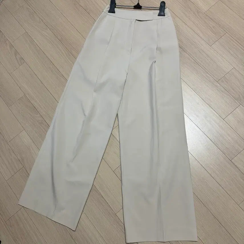 [BUNJANG] sie Pintuck Wide Leg High Waist Trousers / 시에 sie 크림베이지 핀턱 와이드 슬랙스 하이웨이스트 트라우저 찰랑팬츠
