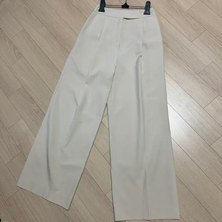 [BUNJANG] sie Pintuck Wide Leg High Waist Trousers / 시에 sie 크림베이지 핀턱 와이드 슬랙스 하이웨이스트 트라우저 찰랑팬츠