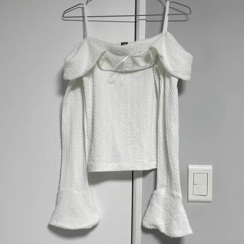 [BUNJANG] Shein Off-Shoulder Knit Top / 걸리 스나계 쉬인 shein 오프숄더 니트