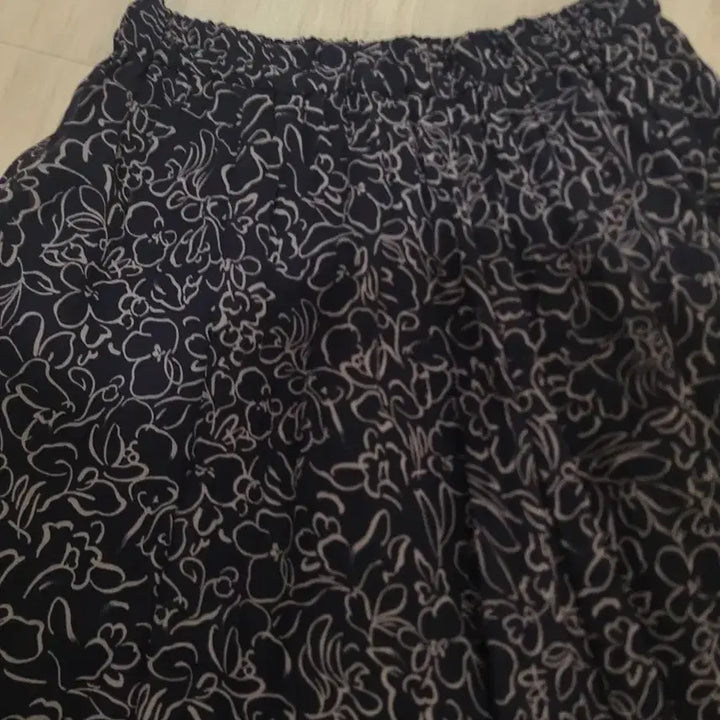 [BUNJANG] Floral Print Elastic Waist Long Skirt / 블랙 꽃무늬 밴딩 롱스커트