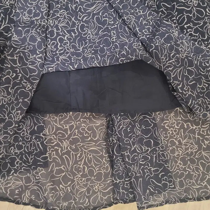 [BUNJANG] Floral Print Elastic Waist Long Skirt / 블랙 꽃무늬 밴딩 롱스커트