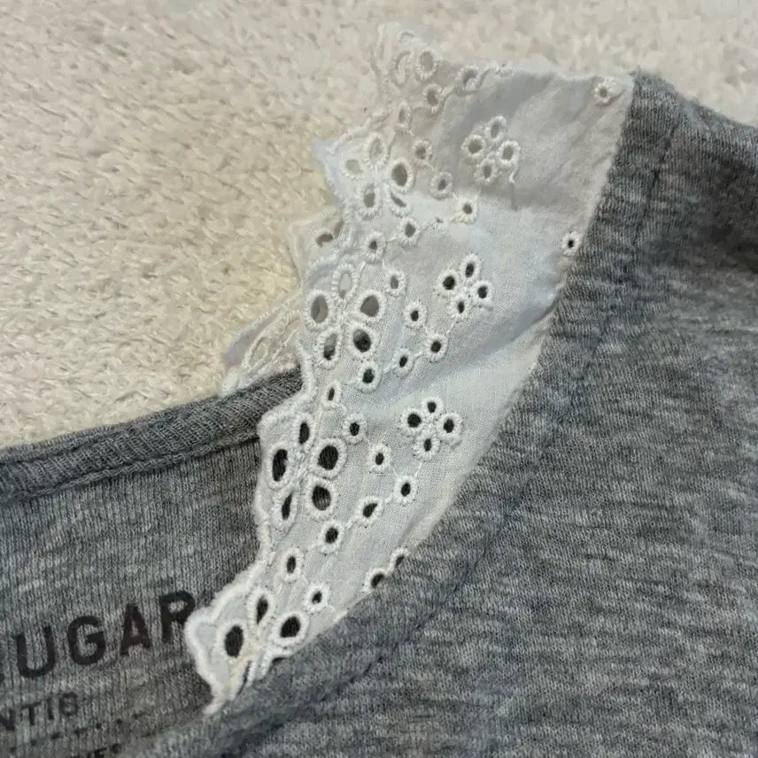 [SOLD OUT] 일본빈티지 cube sugar 그레이 레이스 이너 탑