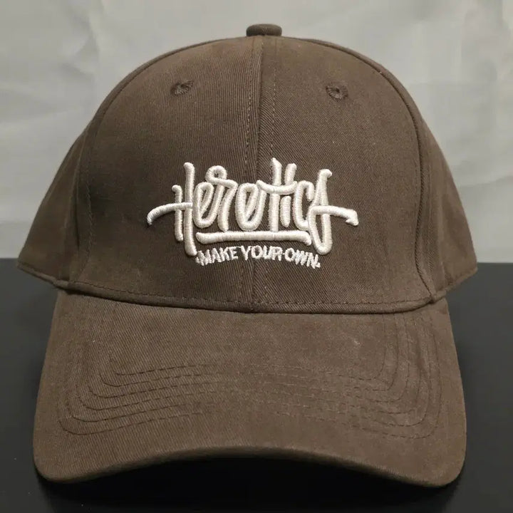 [BUNJANG] Unisex Graffiti Embroidered Logo Baseball Cap / 남녀공용 그래피티 자수 로고 볼캡