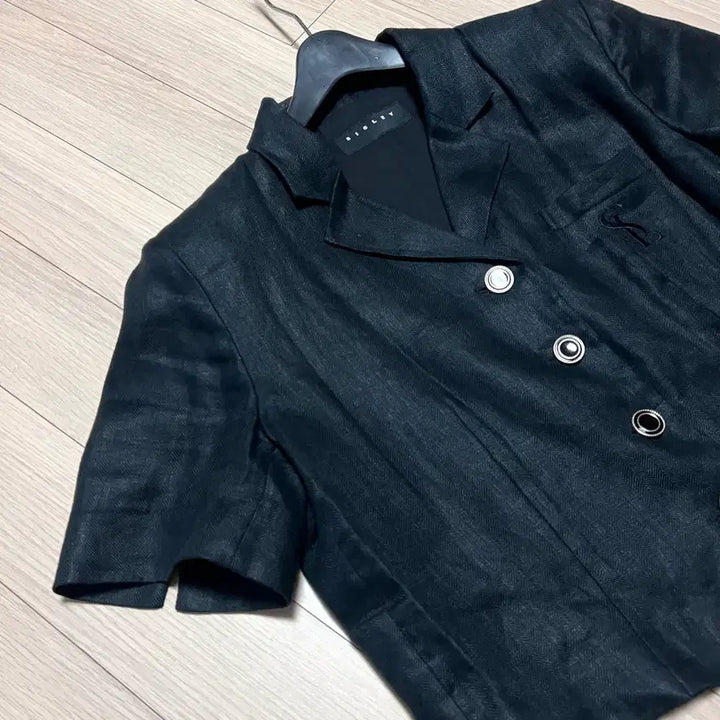 [BUNJANG] Sisley Linen Herringbone Short Crop Jacket / 23년 시슬리 린넨100% 헤링본 반팔 숏 크롭 자켓 린넨여름하객룩출근룩