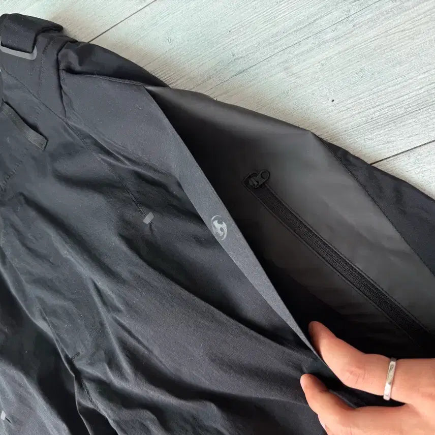 [SOLD OUT] 산산기어 Weld Patched Pants 패치드 팬츠 블랙 26ss