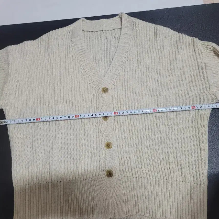 [BUNJANG] Ivory Knit Cardigan / 아이보리 니트 가디건