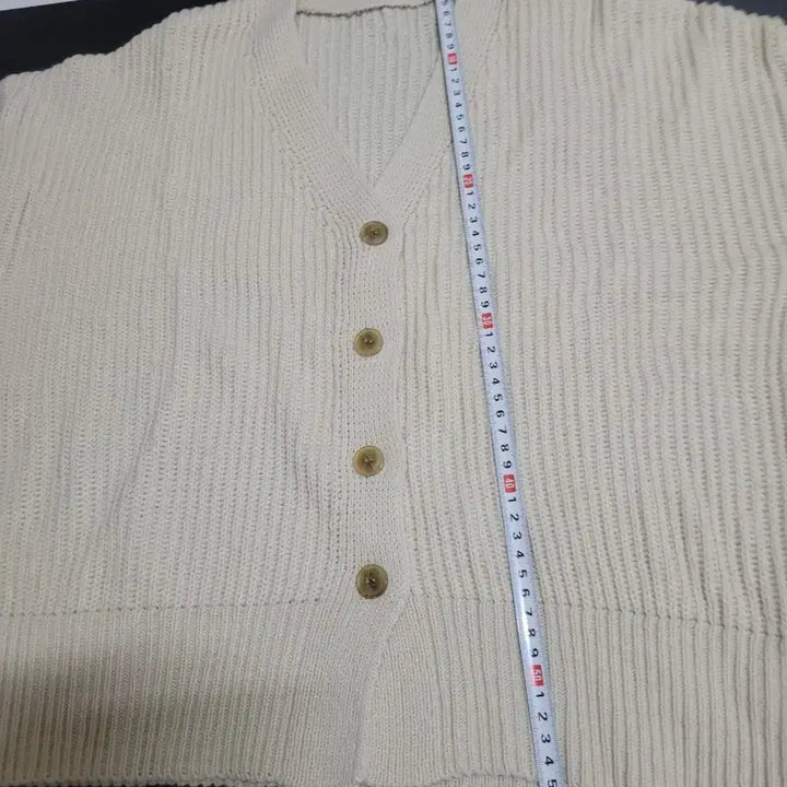 [BUNJANG] Ivory Knit Cardigan / 아이보리 니트 가디건
