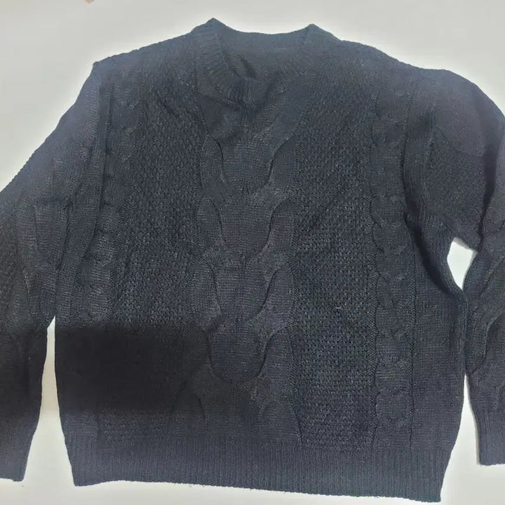 [BUNJANG] Black Cable Knit Sweater / 검정색 꽈배기 니트 스웨터