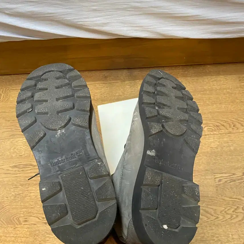 [SOLD OUT] 팀버랜드 클래식 6인치 다크그레이 270