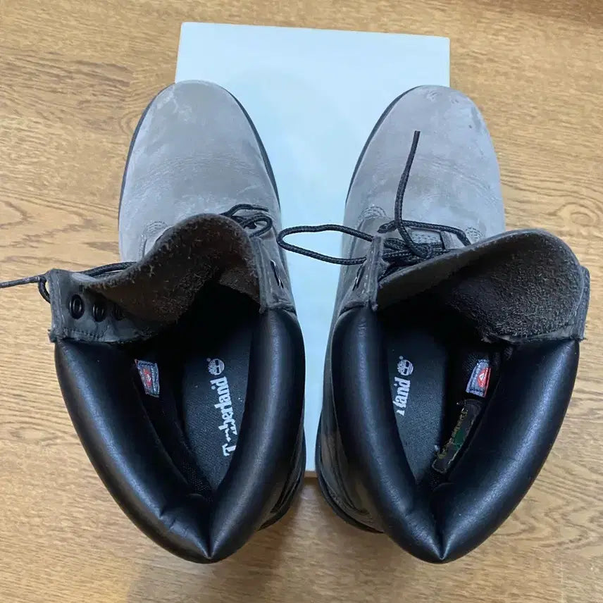 [SOLD OUT] 팀버랜드 클래식 6인치 다크그레이 270