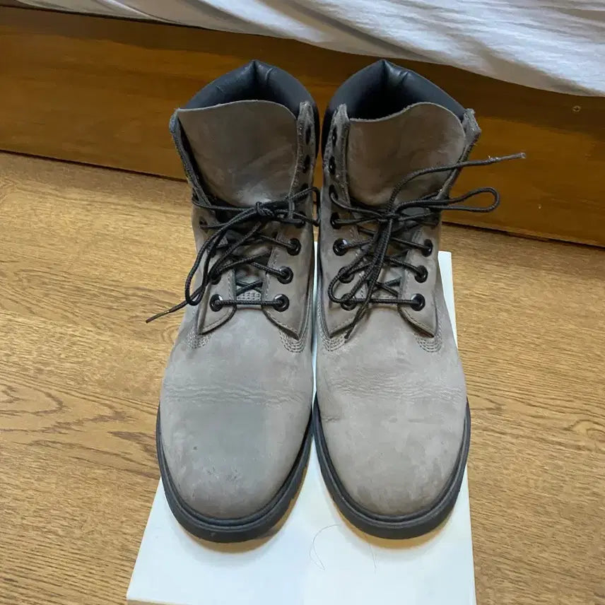 [SOLD OUT] 팀버랜드 클래식 6인치 다크그레이 270
