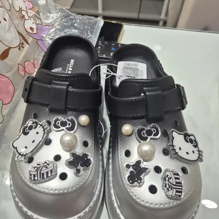 [SOLD OUT] 키티 신상 통굽 크록스