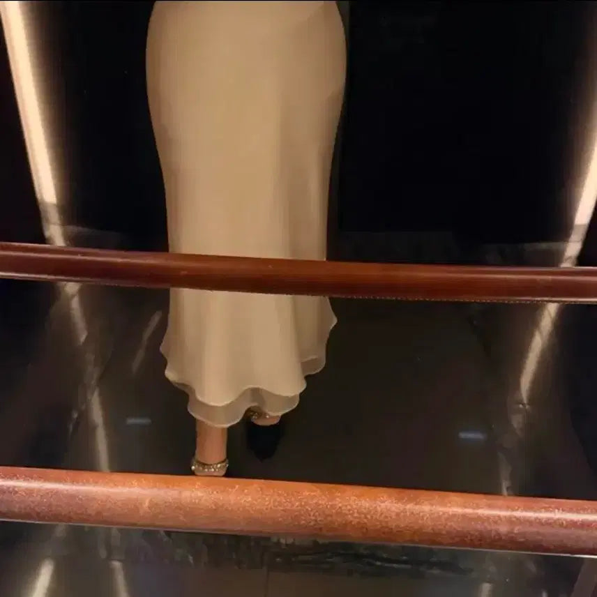 [BUNJANG] Rucel K Ivory Satin Silk Long Skirt / 에이블리 루셀크 아이보리 새틴 실크 롱 스커트