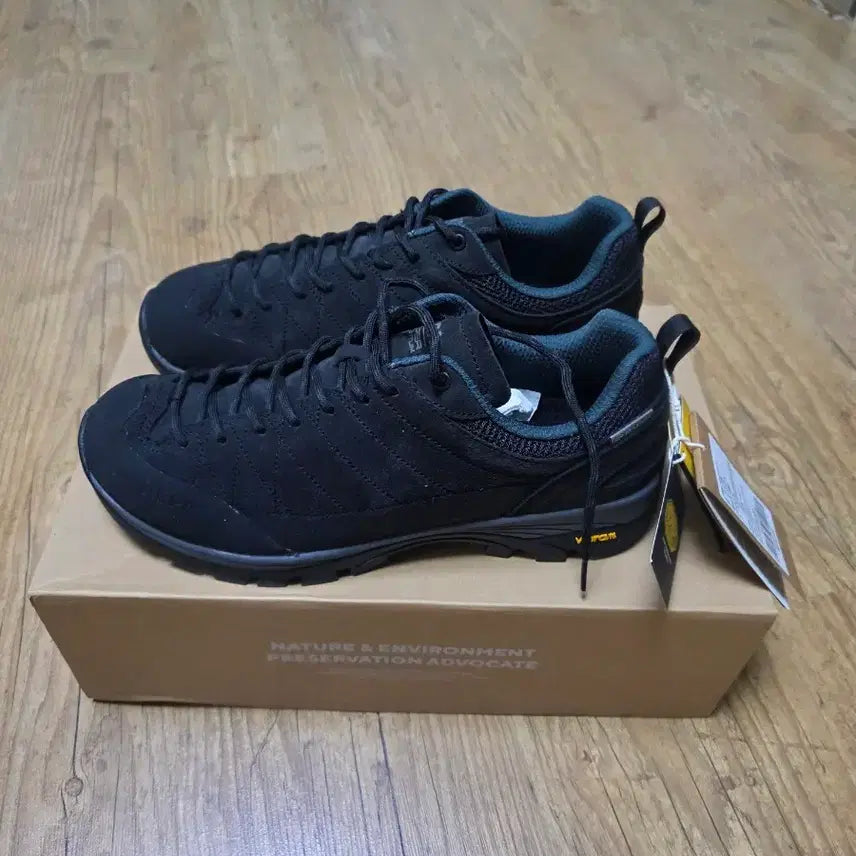 [SOLD OUT] 네파 남성용 트레킹화 280 새상품