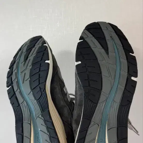 [BUNJANG] New Balance 991v2 Sneakers / 뉴발란스 991v2