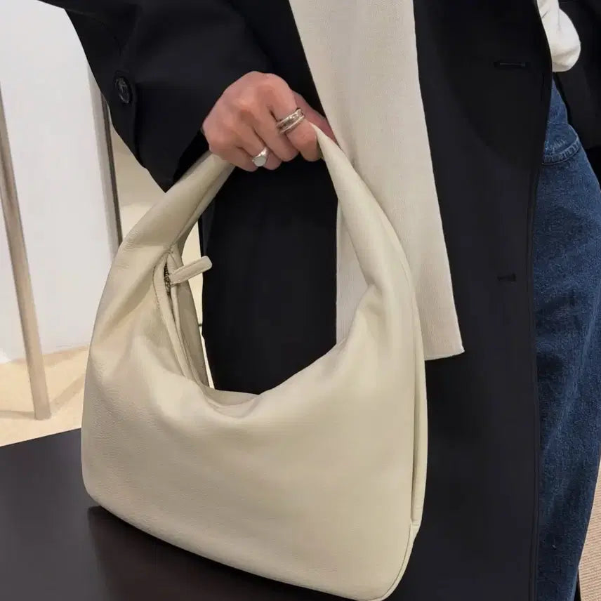 [BUNJANG] BLANKROOM Woman Vessel Bag Cream / 블랭크룸 우먼 vessel bag cream