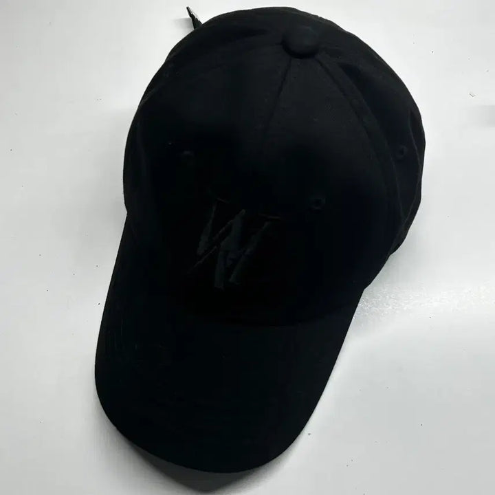 [BUNJANG] W.A.U Signature Logo Ball Cap Black / [새상품] 우알롱 시그니처 로고 볼캡 블랙 S