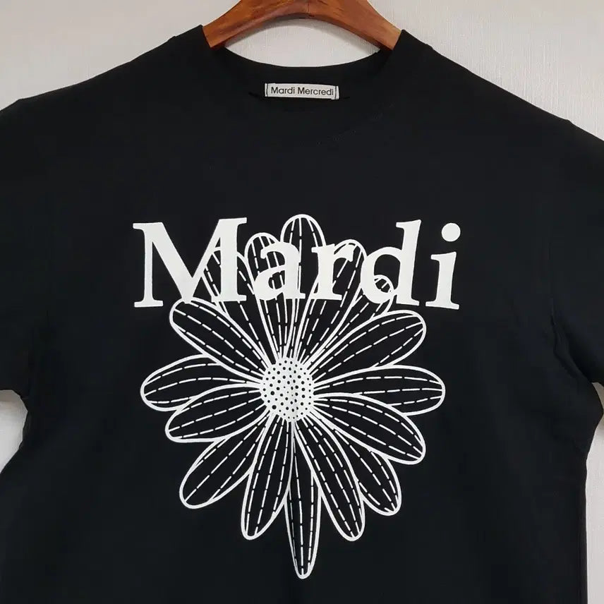 [BUNJANG] Mardi Mercredi Daisy Short Sleeve T-shirt / 마르디메크르디 데이지 반팔티