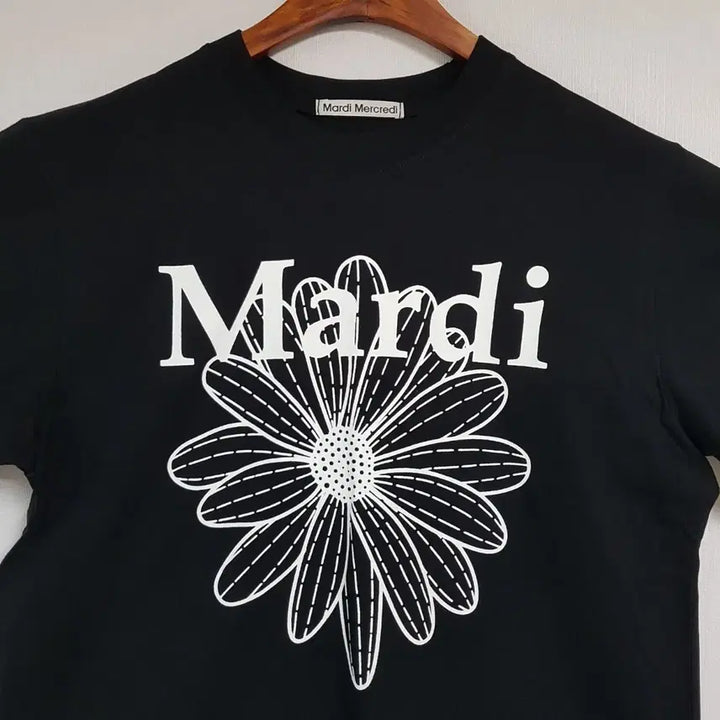 [BUNJANG] Mardi Mercredi Daisy Short Sleeve T-shirt / 마르디메크르디 데이지 반팔티