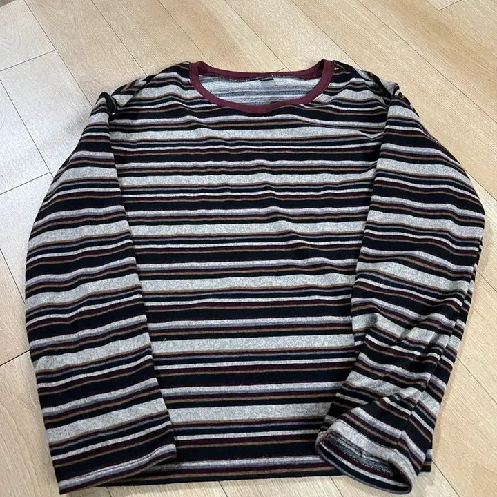 [SOLD OUT] Dazy 스트라이프 긴팔 티셔츠 L
