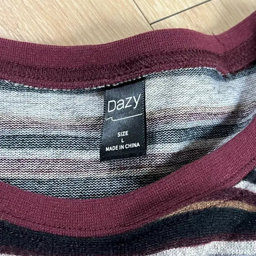 [SOLD OUT] Dazy 스트라이프 긴팔 티셔츠 L