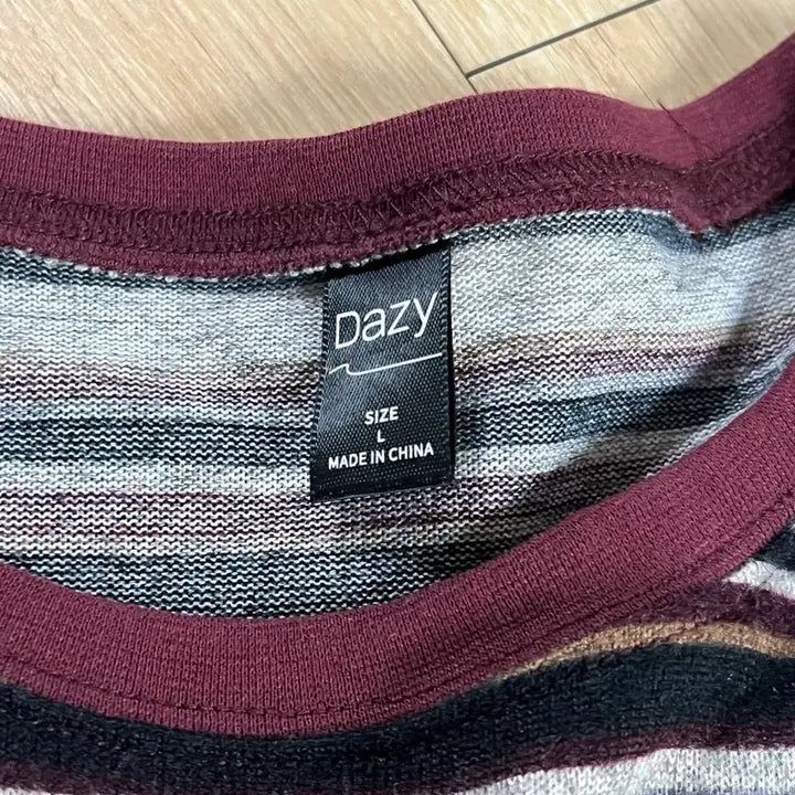 [SOLD OUT] Dazy 스트라이프 긴팔 티셔츠 L