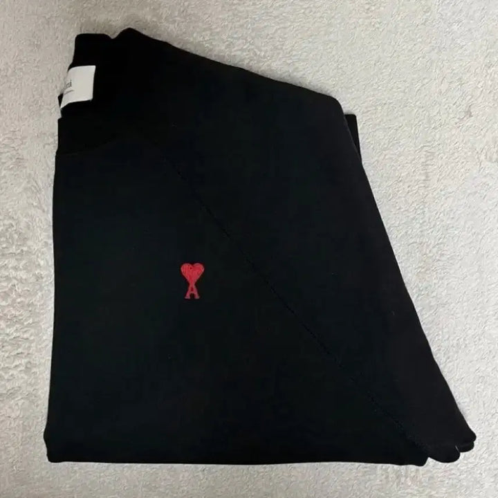 [SOLD OUT] 아미 스몰 하트 로고 맨투맨 (XL)