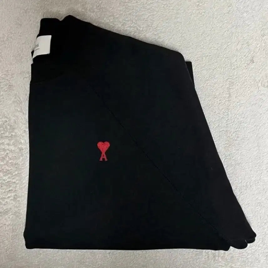 [SOLD OUT] 아미 스몰 하트 로고 맨투맨 (XL)