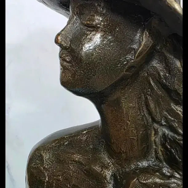 [BUNJANG] Large Metal Sculpture Woman Figure / 대형 조형물  모자쓴 여인