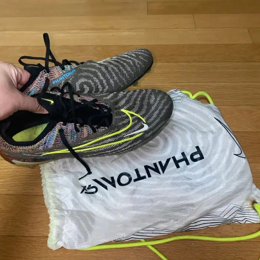 [BUNJANG] Nike Phantom GX Elite Fusion AG Pro Soccer Cleats / [260]나이키 팬텀 GX 엘리트 퓨전 AG 프로 블랙 볼트 260