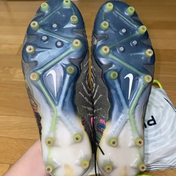 [BUNJANG] Nike Phantom GX Elite Fusion AG Pro Soccer Cleats / [260]나이키 팬텀 GX 엘리트 퓨전 AG 프로 블랙 볼트 260