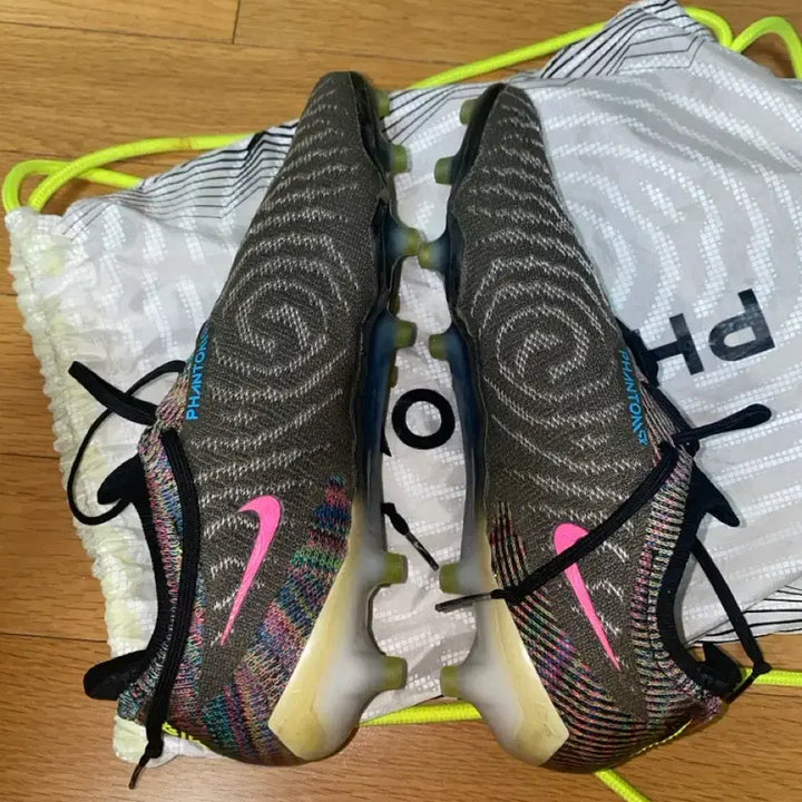 [BUNJANG] Nike Phantom GX Elite Fusion AG Pro Soccer Cleats / [260]나이키 팬텀 GX 엘리트 퓨전 AG 프로 블랙 볼트 260